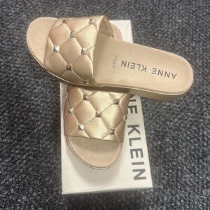 ANNE KLEIN Valli Women/Adult shoe size Women 7 Casual VALLI-GLD Light Gold